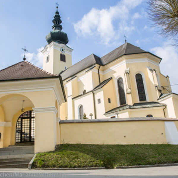 Pfarrkirche zum Hl. Jakobus / © Pfarrgemeinde Buchkirchen Pfarrkirche zum Hl. Jakobus