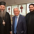 V. l.: Bischof Andrej, serbisch-orthodoxer Bischof von Österreich, Italien und der Schweiz, Landeshauptmann a. D. Josef Pühringer, ehrenamtlicher Vorsitzender der Sektion Linz von Pro Oriente und Dalibor Brnzej, Pfarrer der serbisch-orthodoxen Kirche