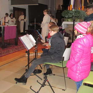 Adventkranzsegnung, Adventmarkt